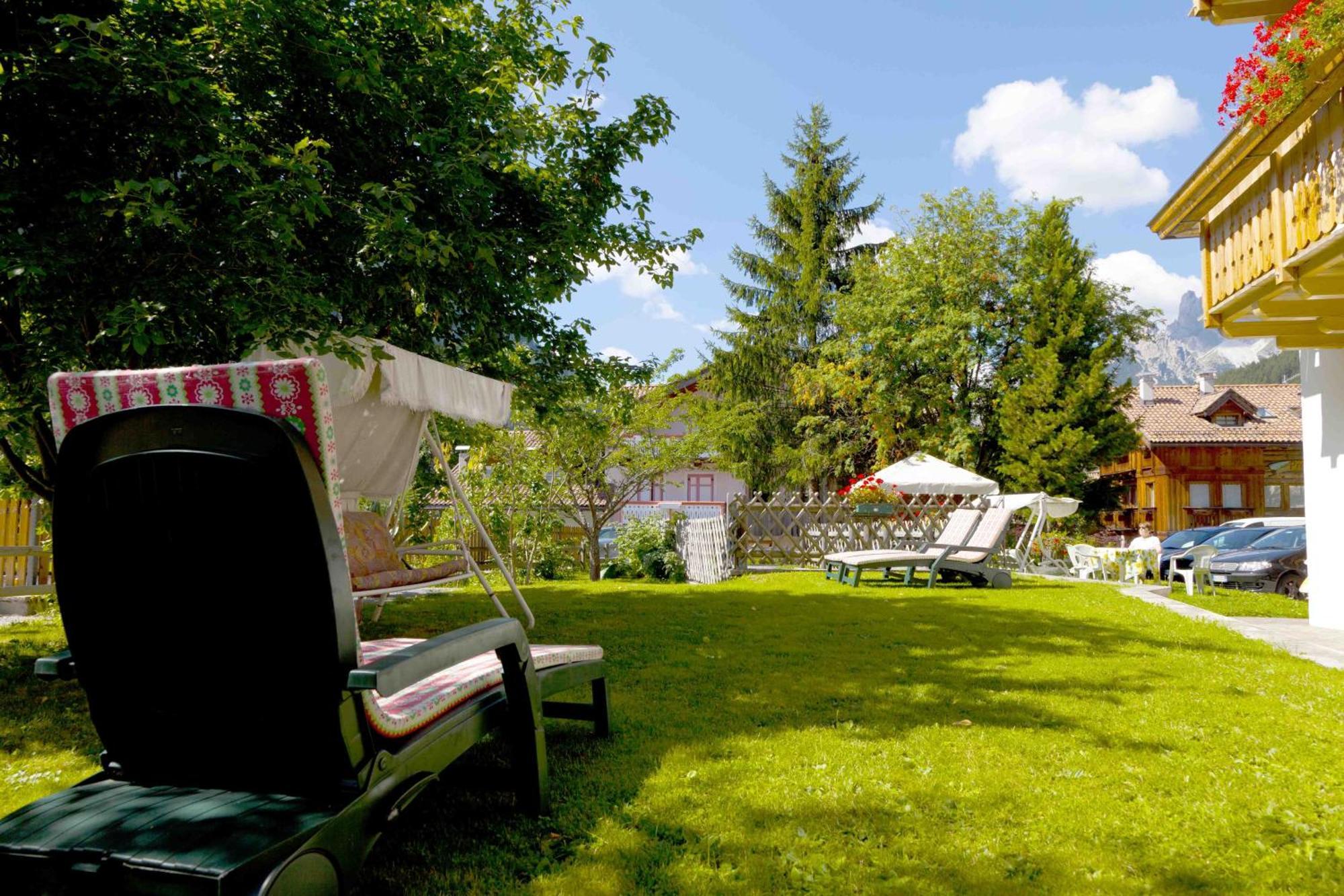 Hotel Garni Tyrolia à Campitello di Fassa Extérieur photo