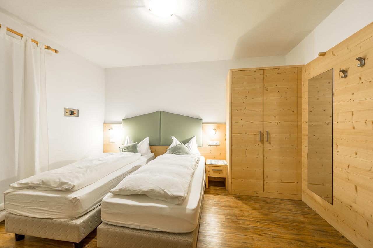 Hotel Garni Tyrolia à Campitello di Fassa Extérieur photo
